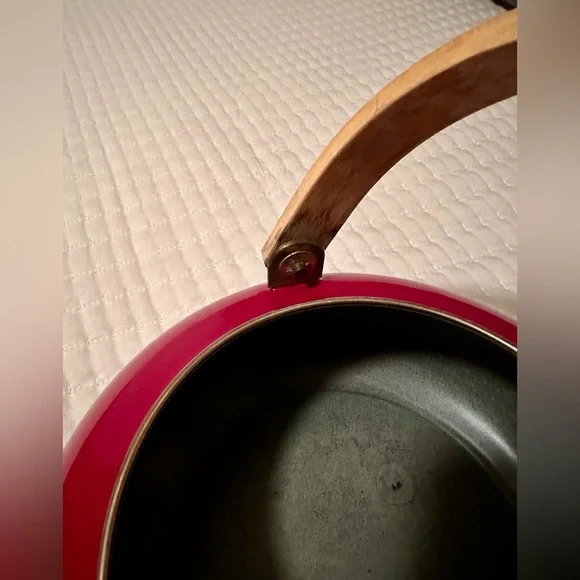 ?? Possibly Vintage Deep Red Teapot with Wooden Handle-share what you know :) - Picture 6 of 8